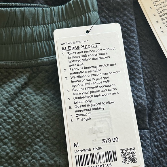 Lulu lemon at ease shorts (2) - Picture 3 of 3